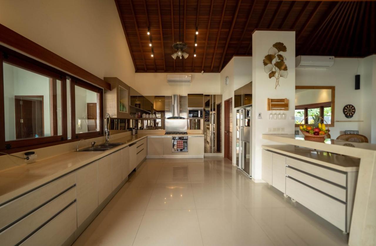 5 Bedroom Villa Sultan Luxury Entertainment And Relaxation Seminyak  Ngoại thất bức ảnh